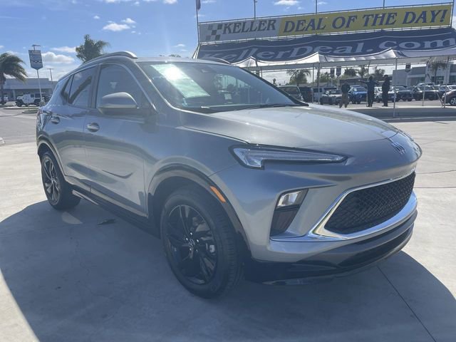 Used 2024 Buick Encore GX Sport Touring image 2