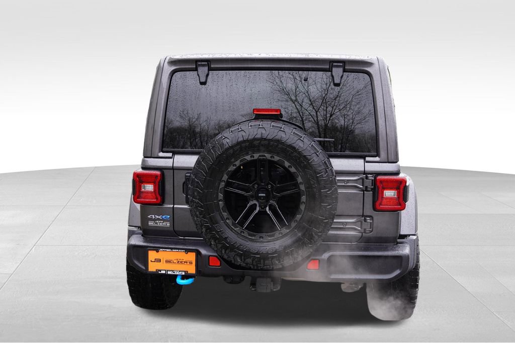 Used 2022 Jeep Wrangler Unlimited Sahara w/ Cold Weather Group AWD/4WD image 6