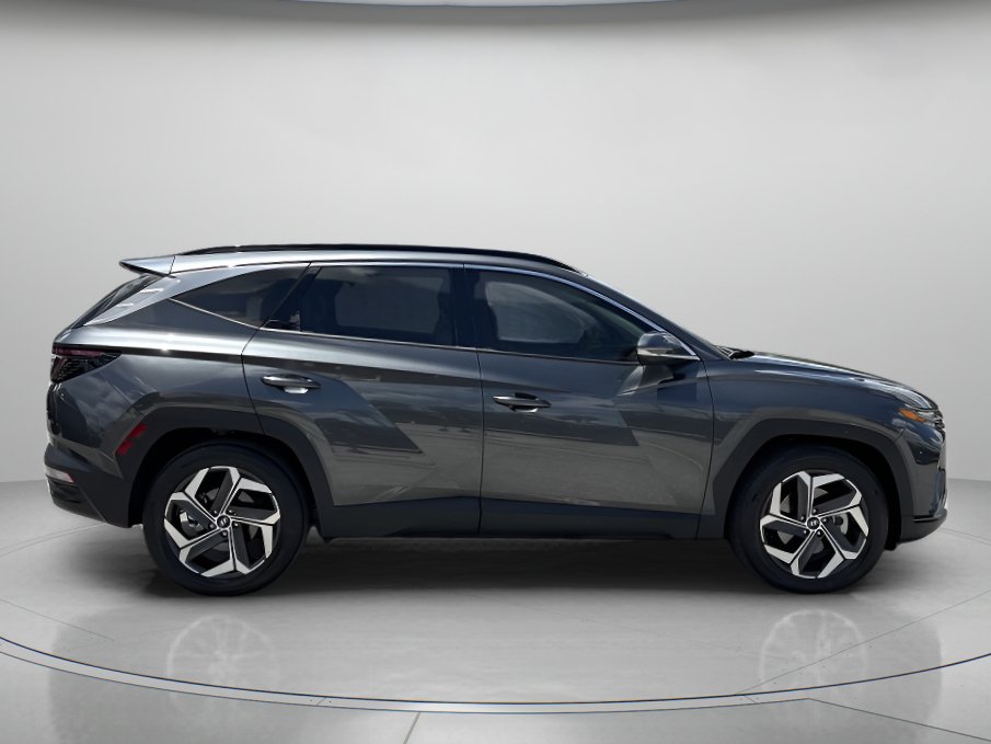 Used 2024 Hyundai Tucson Limited FWD image 2