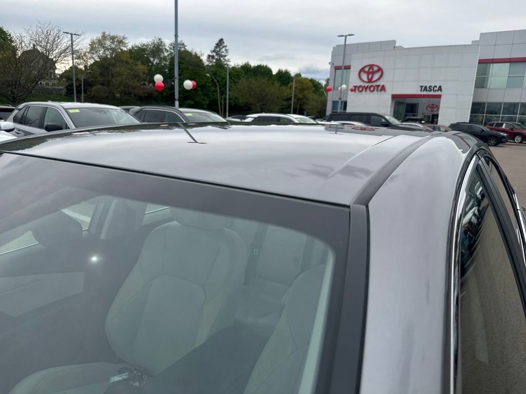 Used 2025 Toyota Camry XLE AWD/4WD image 41