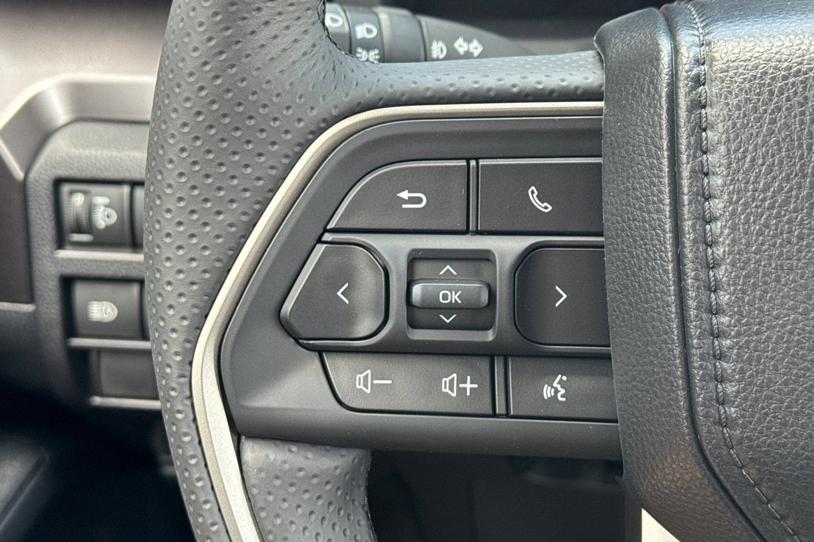 New 2026 Toyota 4Runner SR5 AWD/4WD image 28