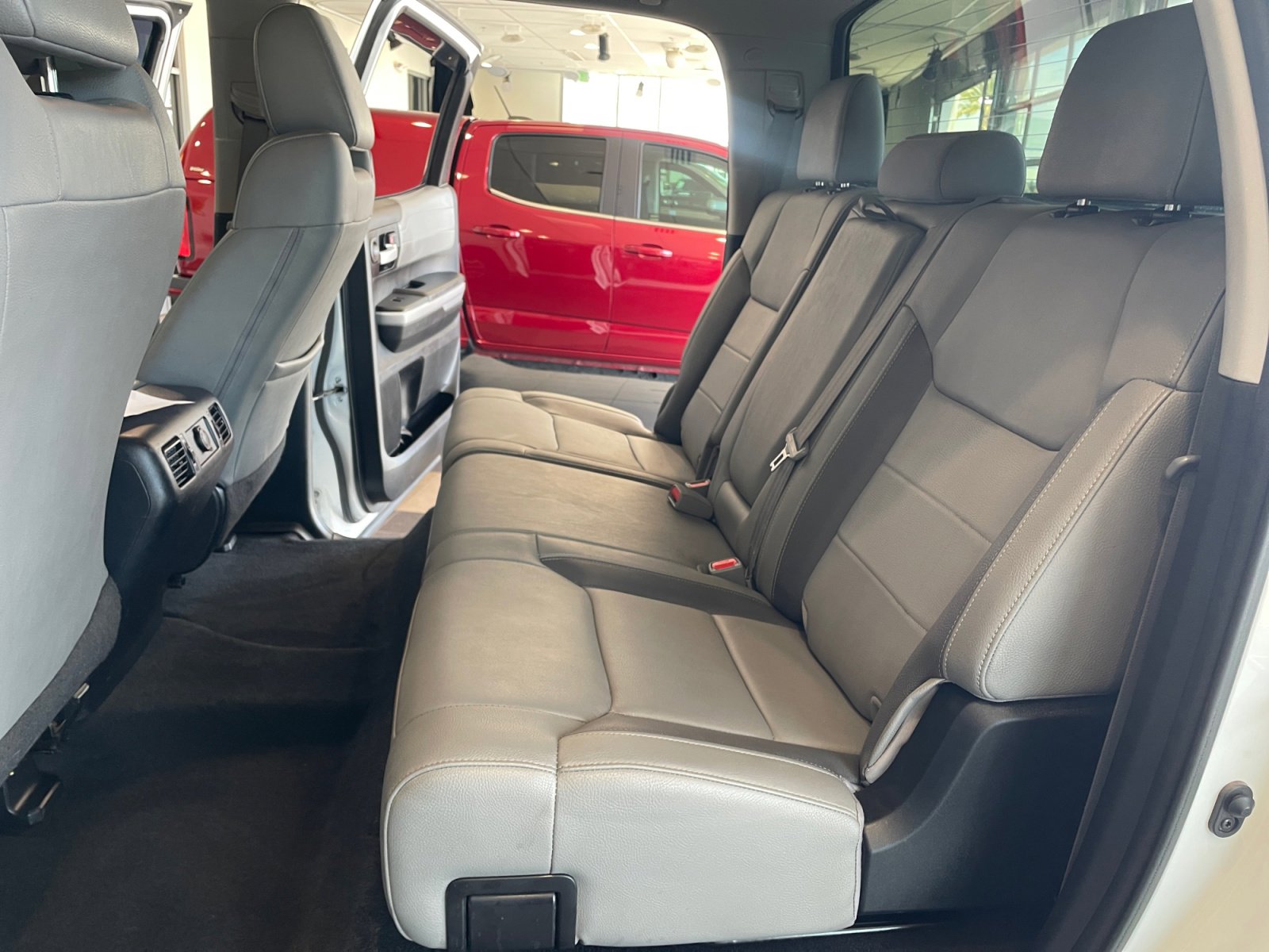 Used 2019 Toyota Tundra Limited w/ Limited Premium Package image 17