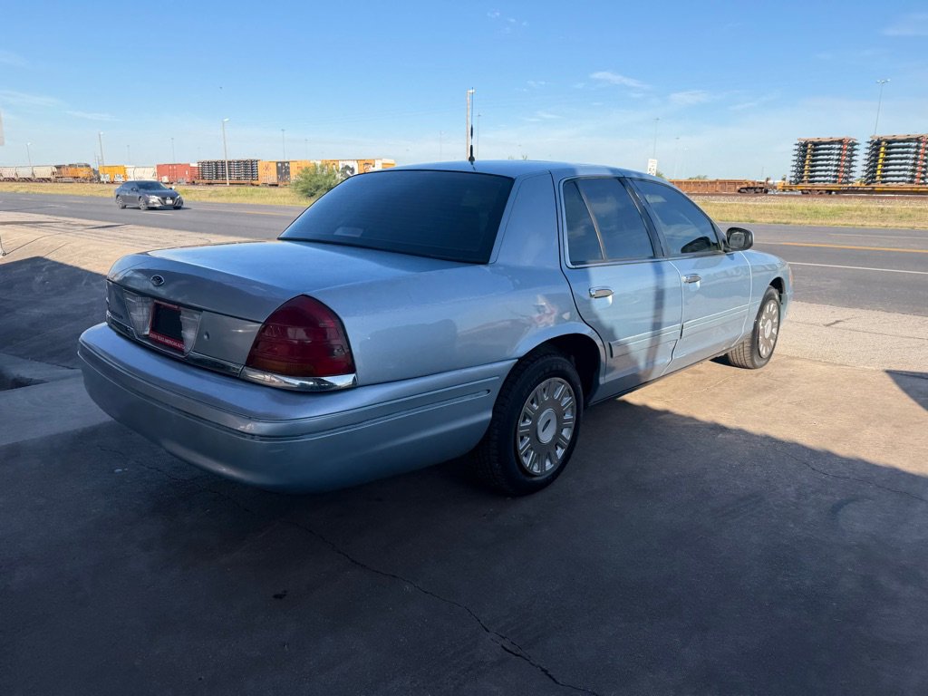 Used 2003 Ford Crown Victoria Police Interceptor image 16