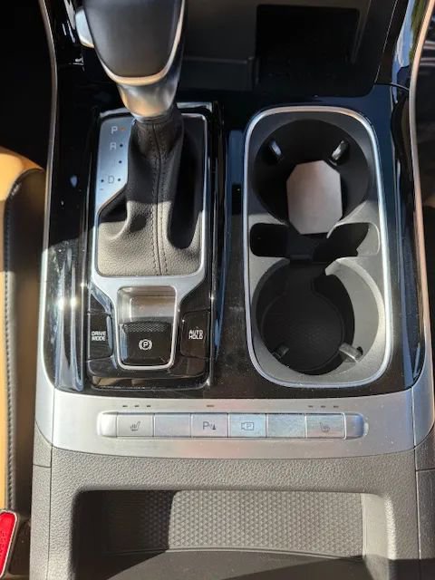 Used 2024 Kia Carnival EX image 21