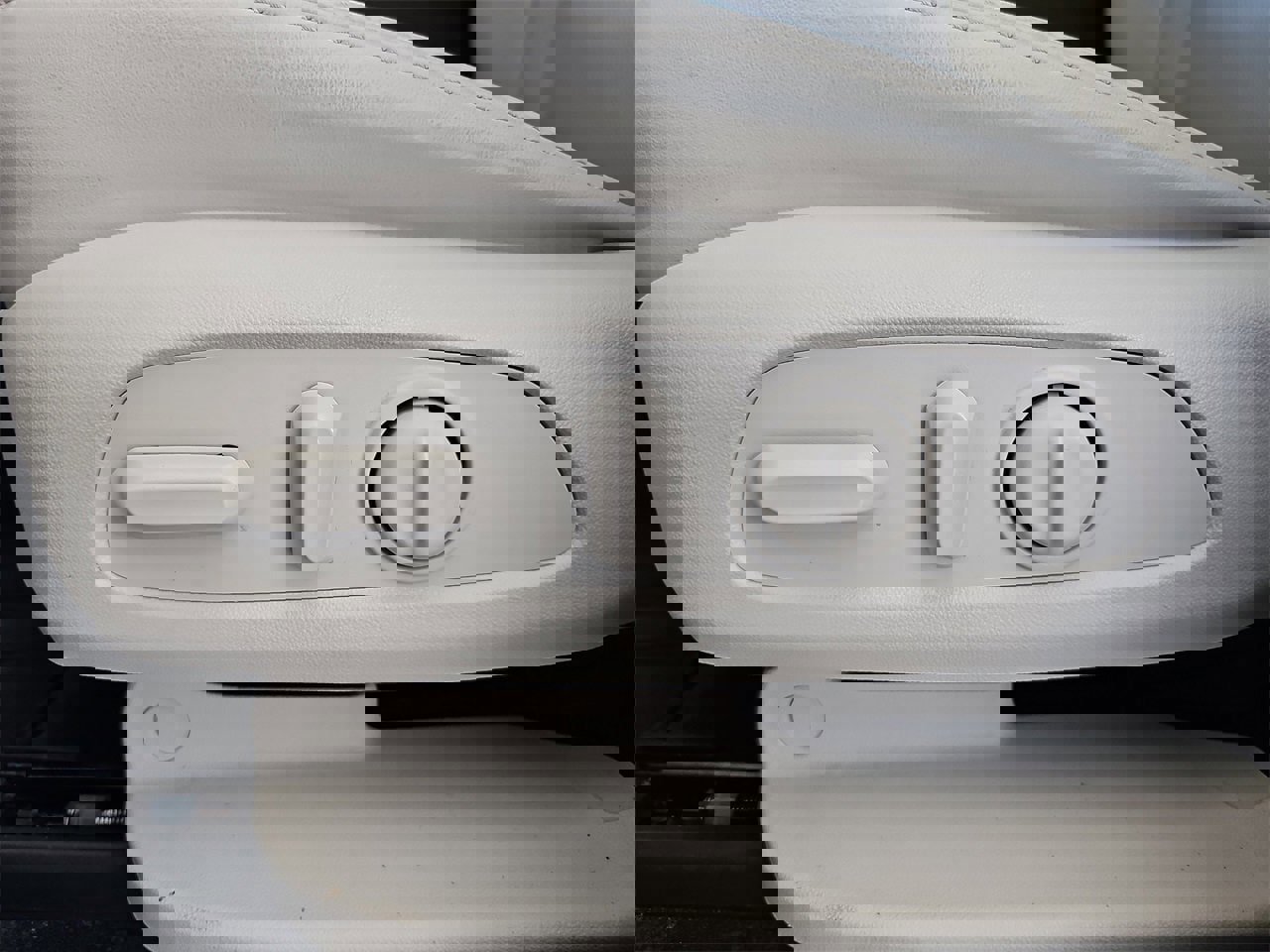 Certified 2023 Buick Enclave Essence image 29