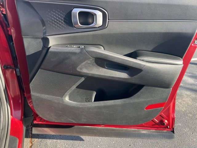 Used 2022 Kia Sorento LX image 28