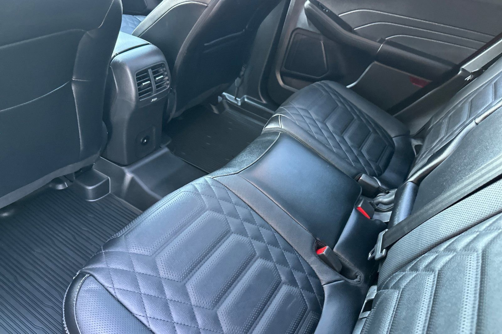 Used 2024 Ford Escape SE w/ PHEV Premium Package image 13