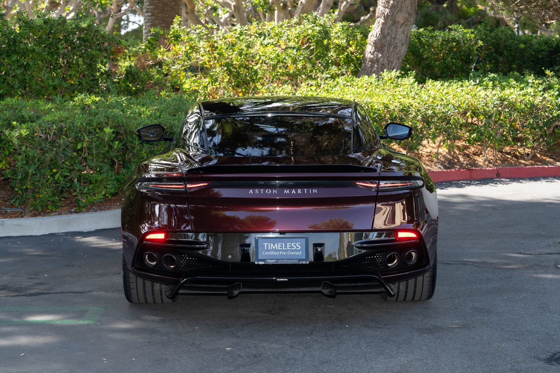 Used 2020 Aston Martin DBS Superleggera RWD image 2