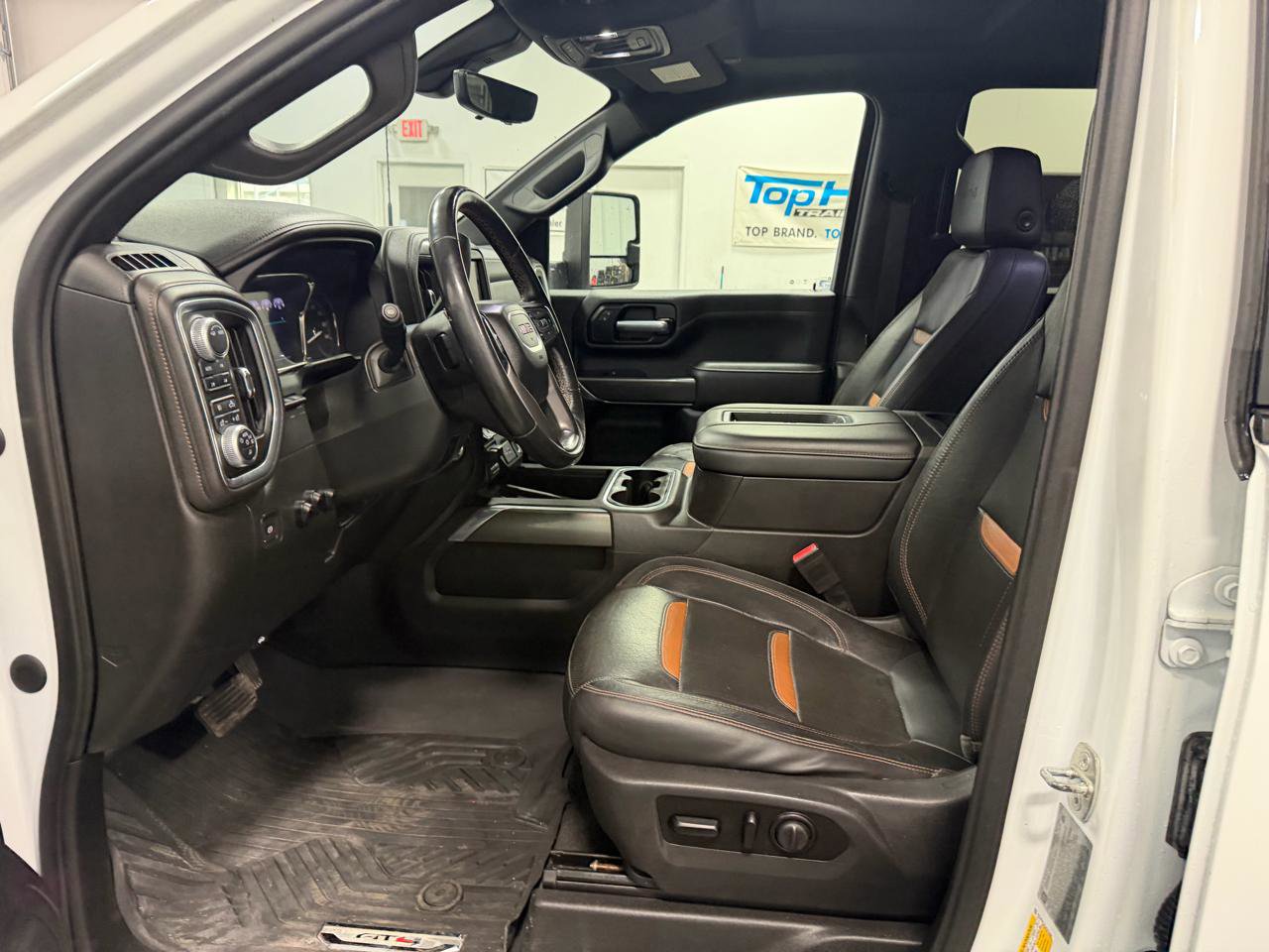 Used 2020 GMC Sierra 3500 AT4 w/ AT4 Premium Package AWD/4WD image 13