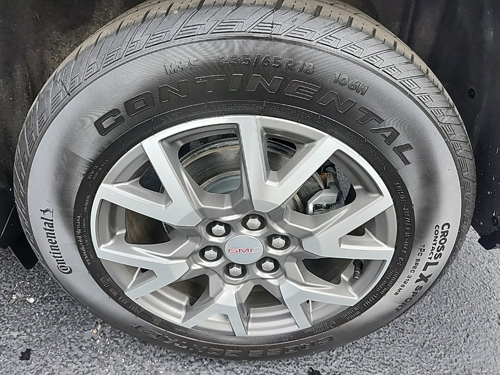 Certified 2023 GMC Acadia SLE w/ LPO, Floor Liner Package image 12