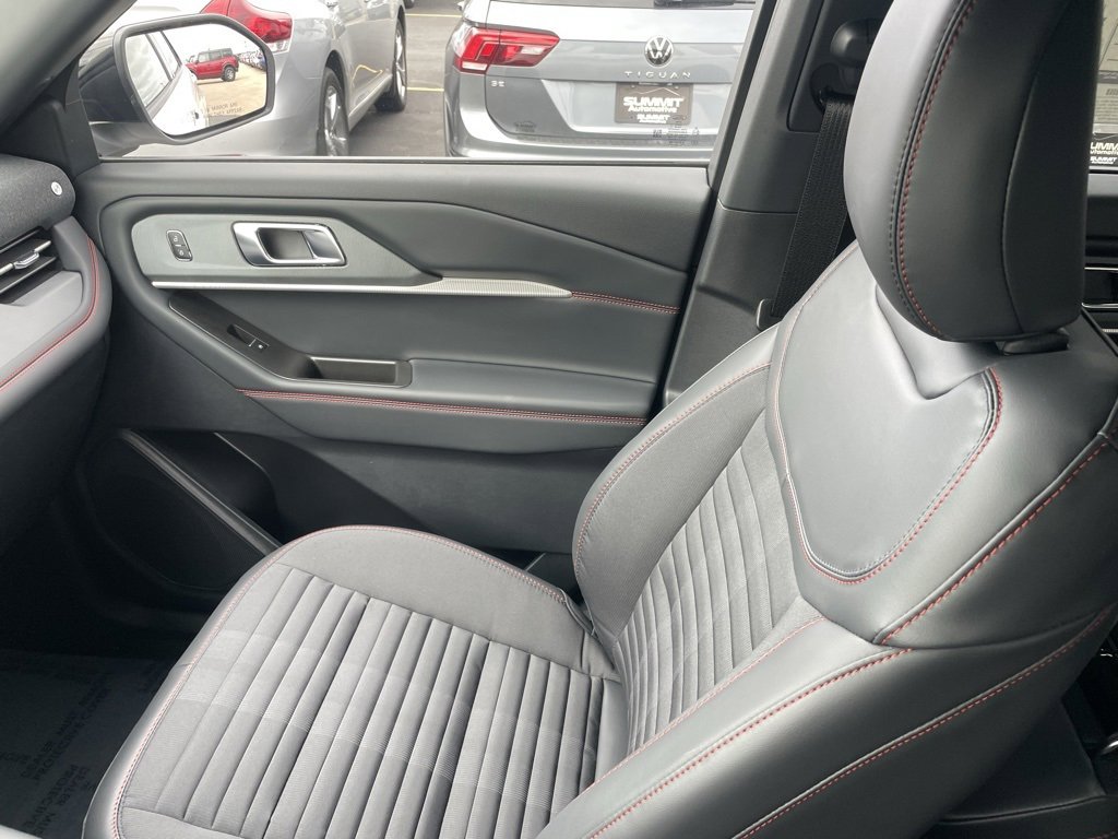 New 2026 Ford Explorer ST-Line w/ ST-Line Street Pack image 22