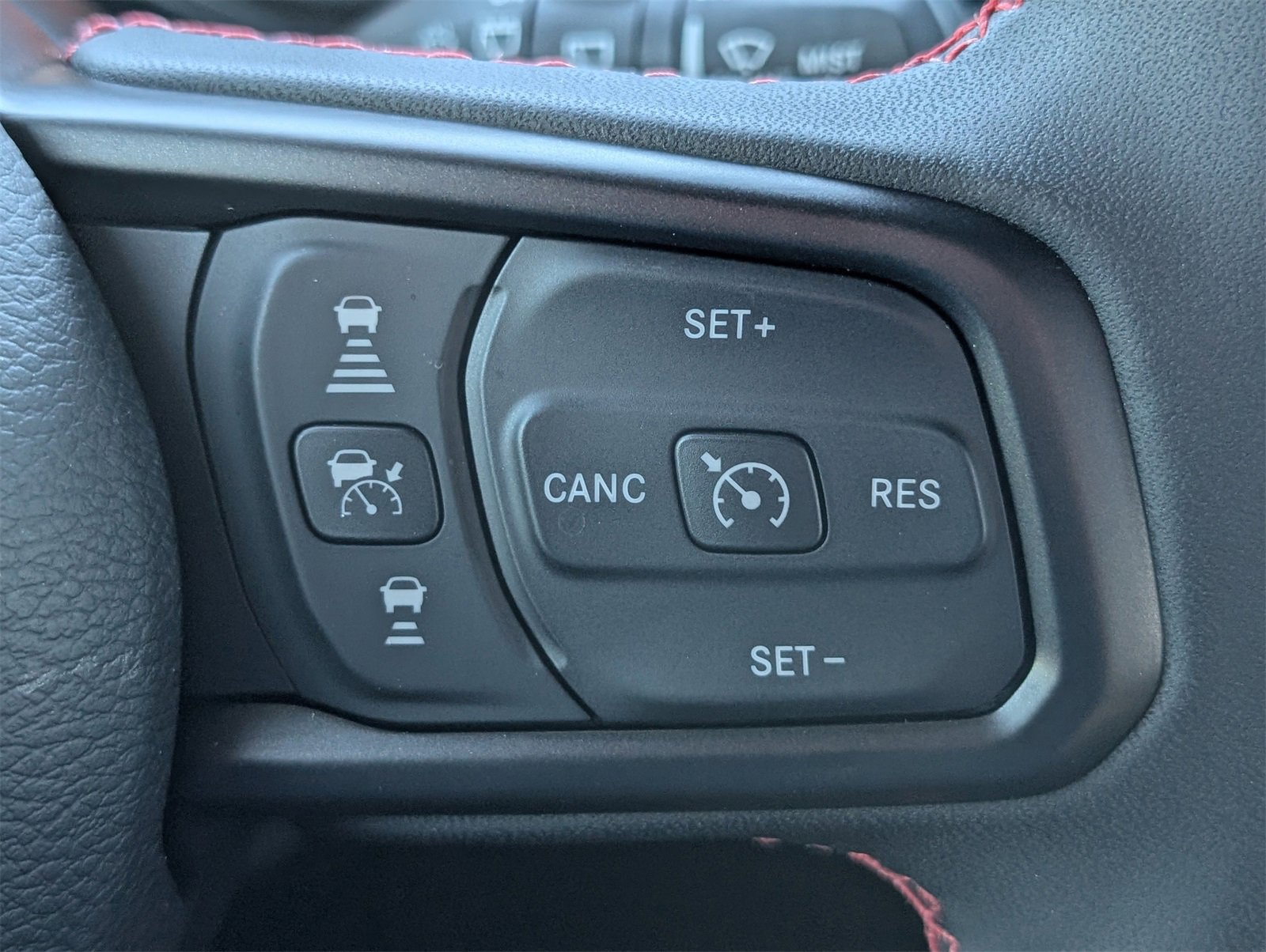 Used 2024 Jeep Wrangler Rubicon image 25