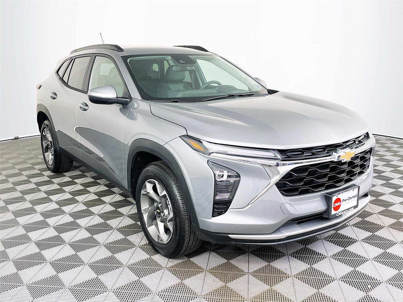 Used 2026 Chevrolet Trax LT image 1
