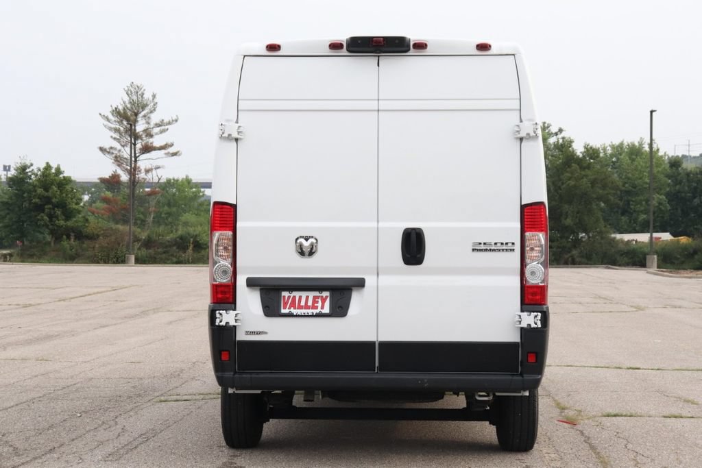 Used 2024 RAM ProMaster 2500 FWD image 8