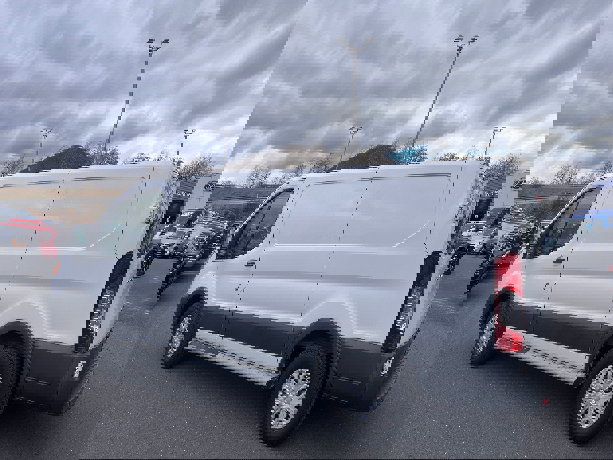 Used 2018 Ford Transit 250 130 Low Roof w/ Exterior Upgrade Package image 6