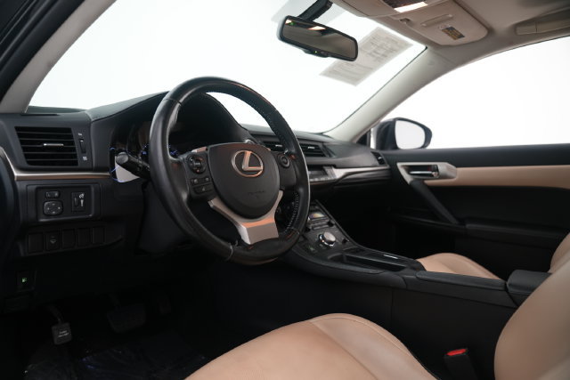 Used 2017 Lexus CT 200h w/ Seat Comfort Package FWD image 18