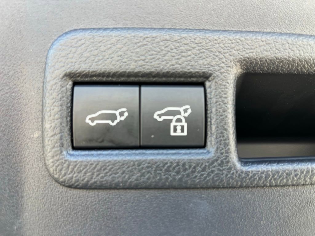 Certified 2023 Subaru Solterra Limited image 16