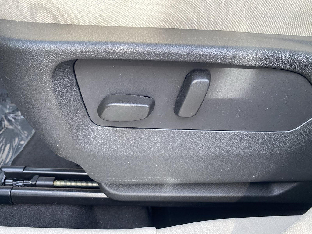 Used 2023 Buick Envision Avenir AWD/4WD image 19