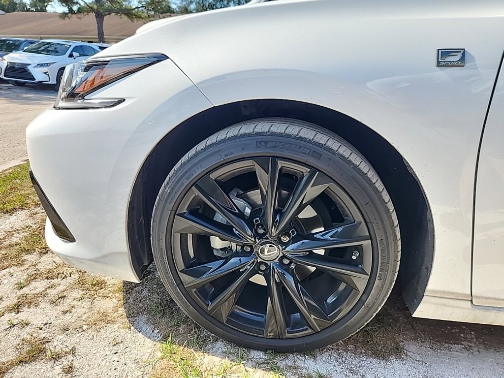 Used 2022 Lexus ES 300h F Sport image 8