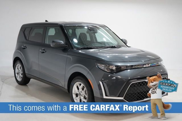 Used 2025 Kia Soul LX w/ LX Technology Package image 2