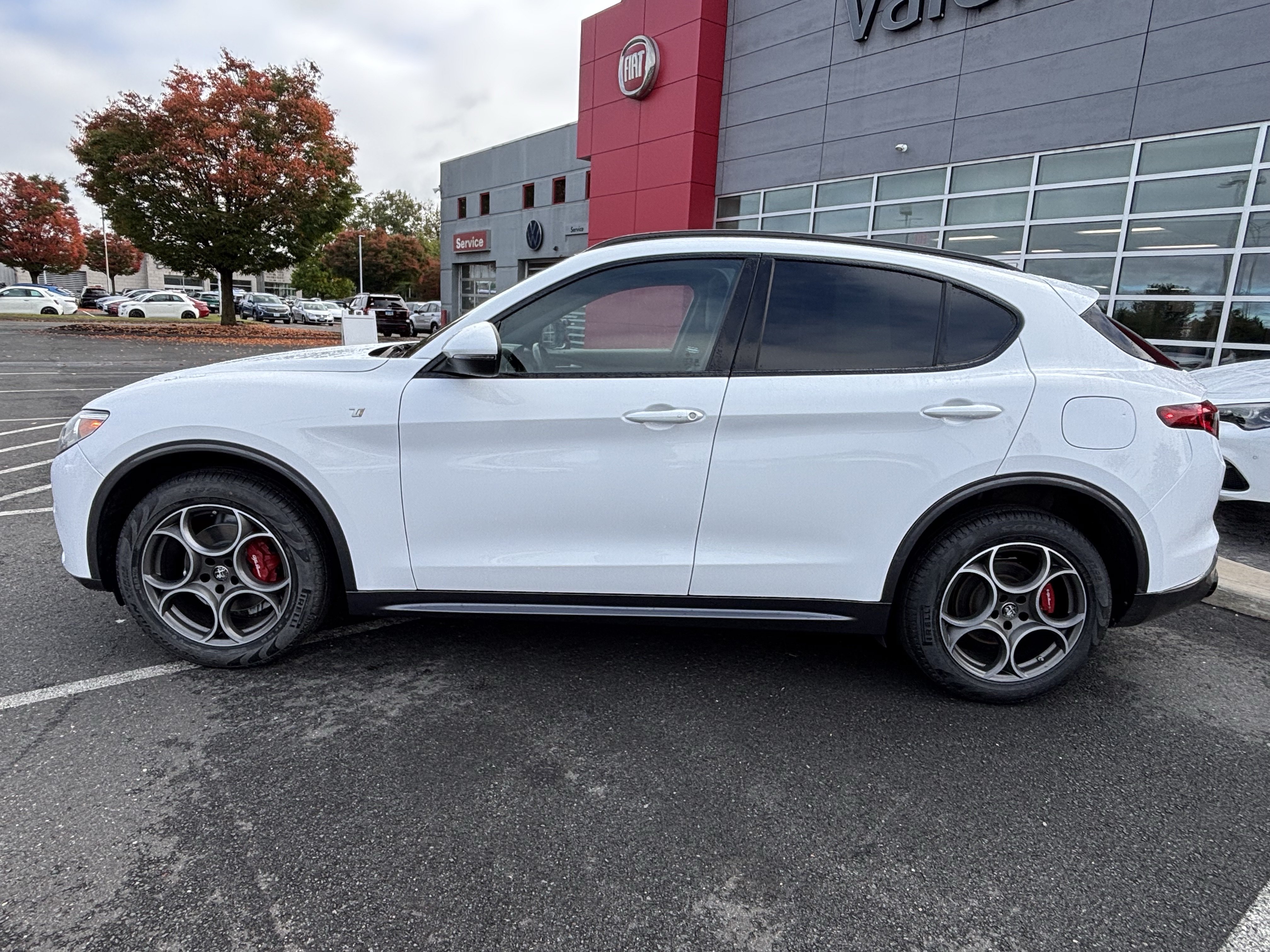 Certified 2023 Alfa Romeo Stelvio Ti AWD/4WD image 4