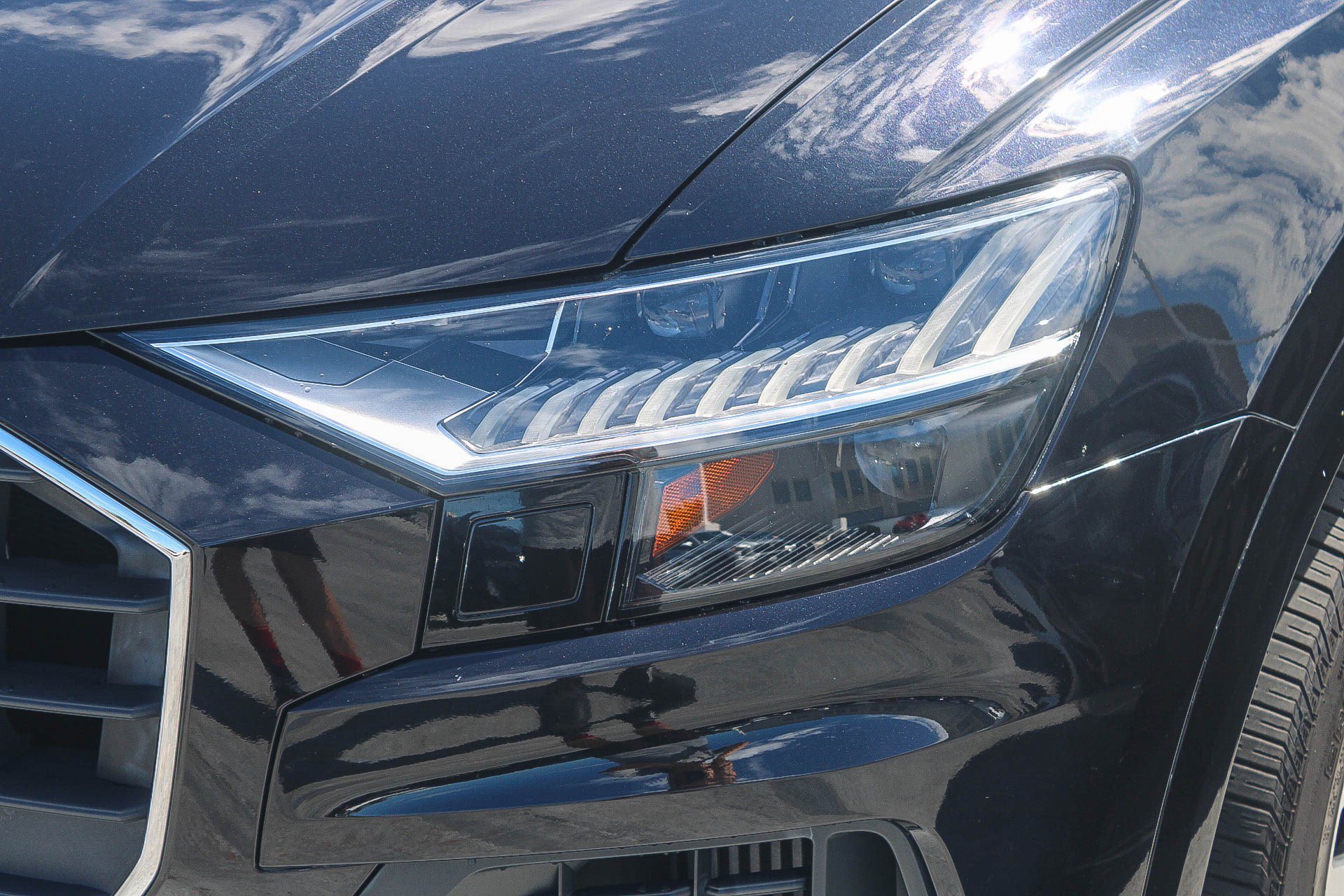 Used 2019 Audi Q8 Prestige w/ Towing Package AWD/4WD image 6