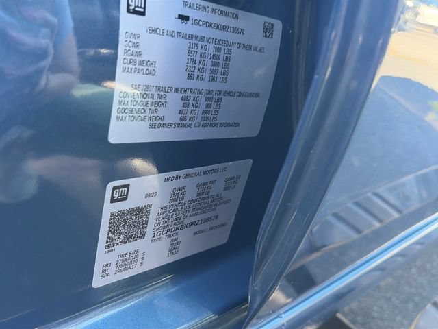 Used 2024 Chevrolet Silverado 1500 LT AWD/4WD image 27
