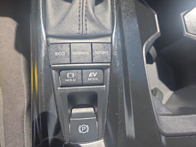 Used 2025 Toyota Camry LE AWD/4WD image 29