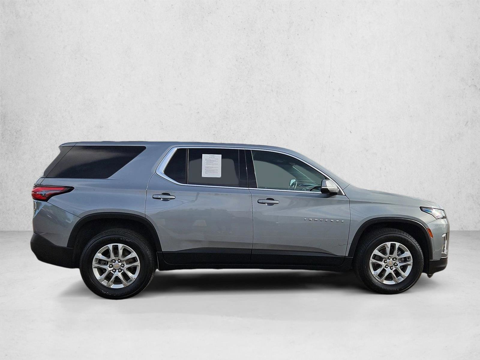 Used 2023 Chevrolet Traverse LS FWD image 4