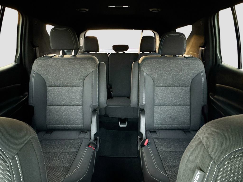 Used 2025 Chevrolet Traverse LT image 27