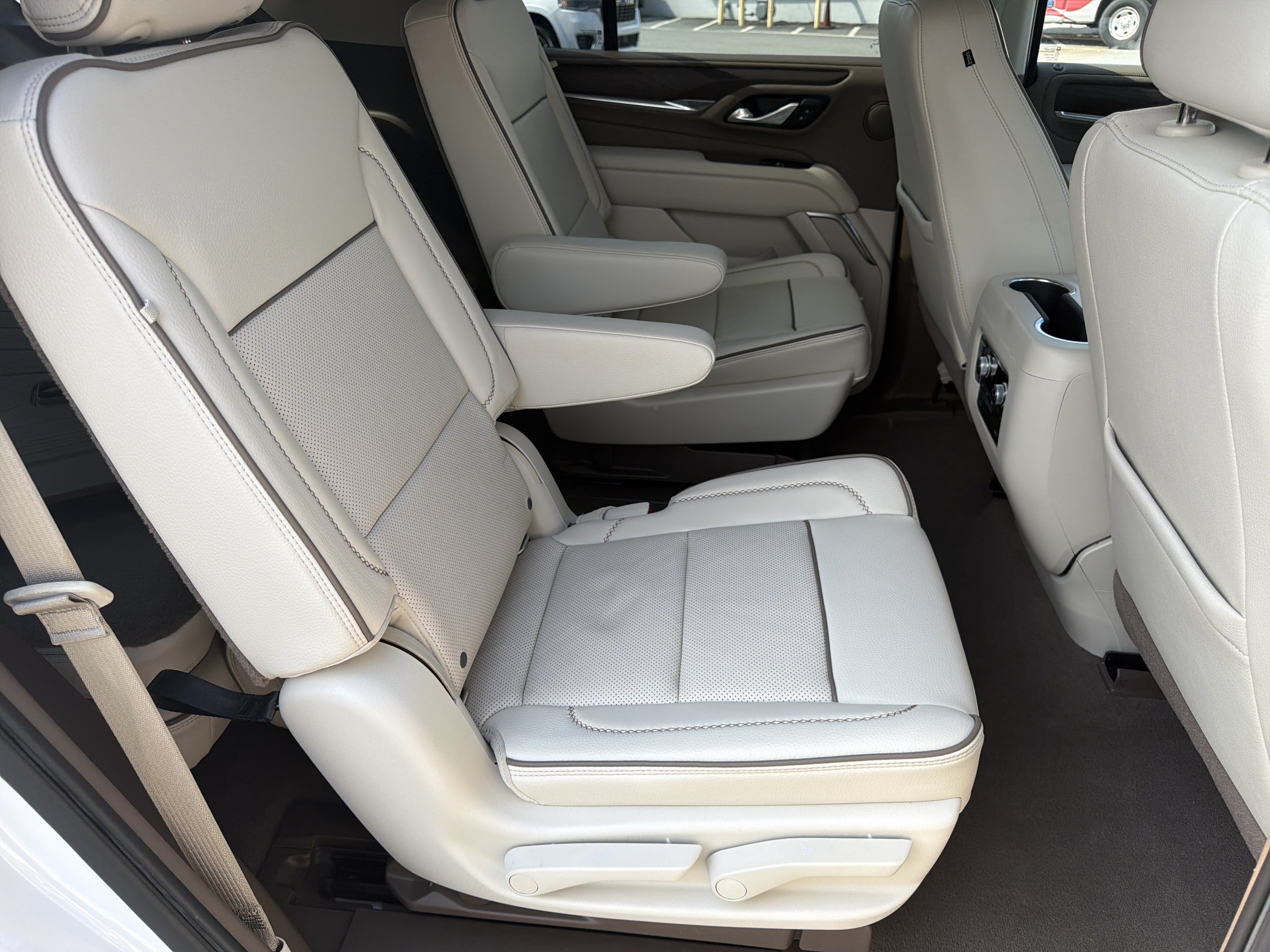 Used 2021 GMC Yukon Denali AWD/4WD image 18