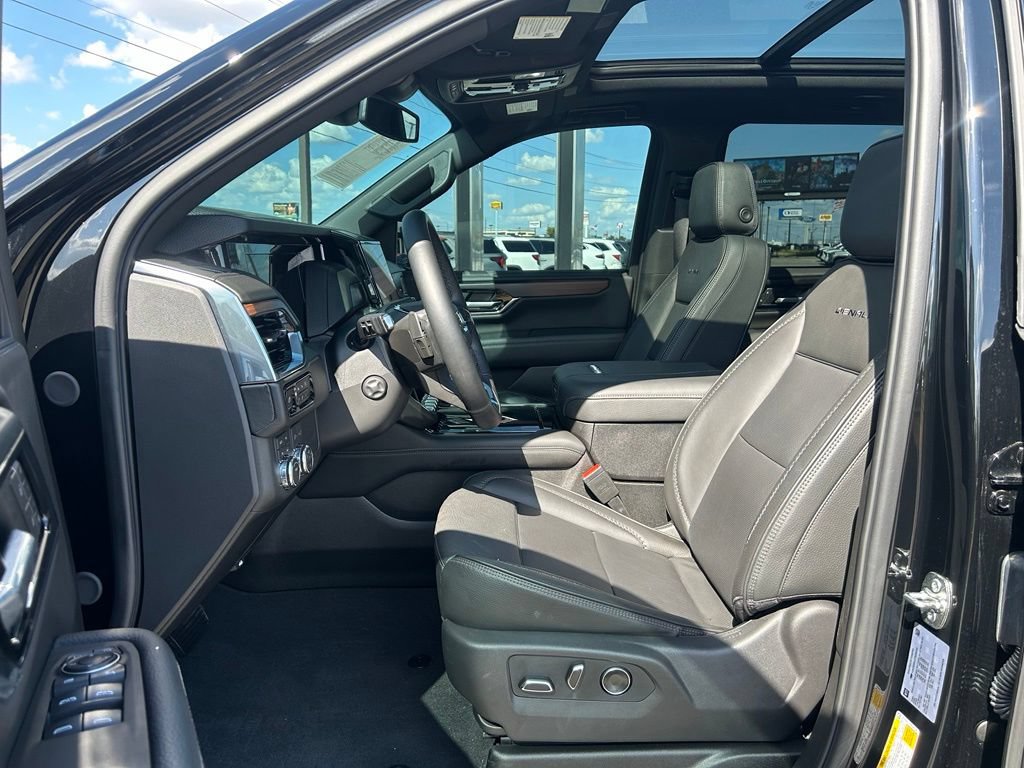 Used 2026 GMC Yukon Denali w/ Sun & Power Step Package AWD/4WD image 14