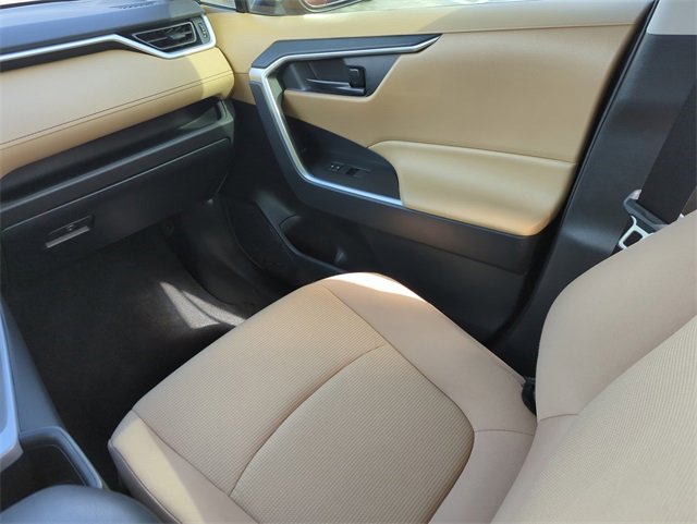 Used 2022 Toyota RAV4 LE image 22