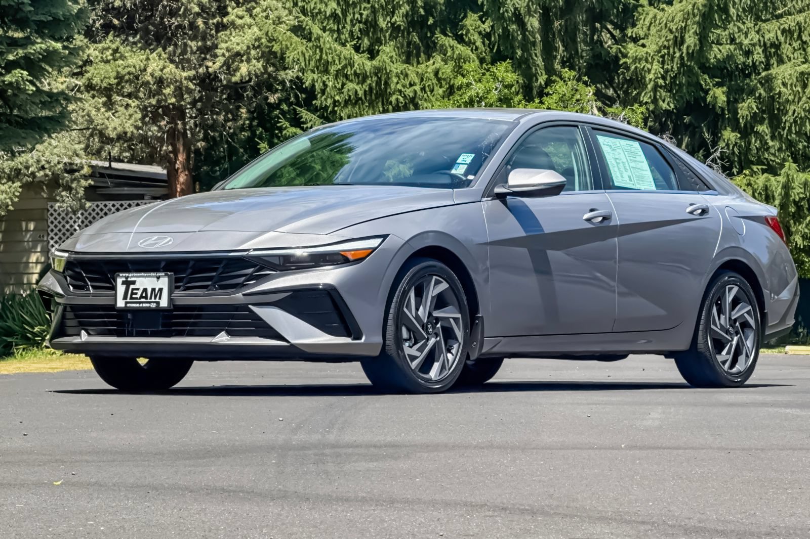 Used 2025 Hyundai Elantra Limited FWD image 9