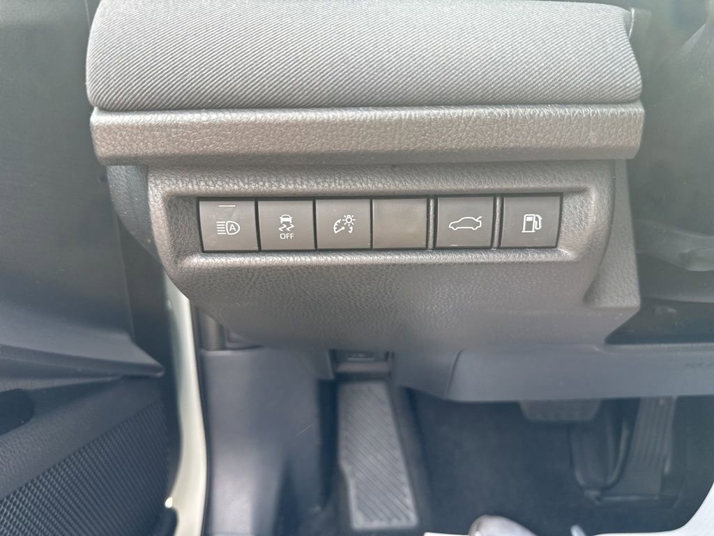 Used 2025 Toyota Camry LE image 15