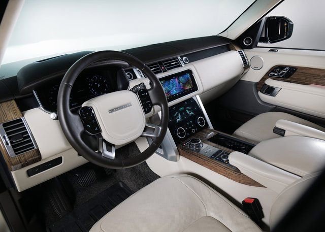 Used 2019 Land Rover Range Rover HSE image 18