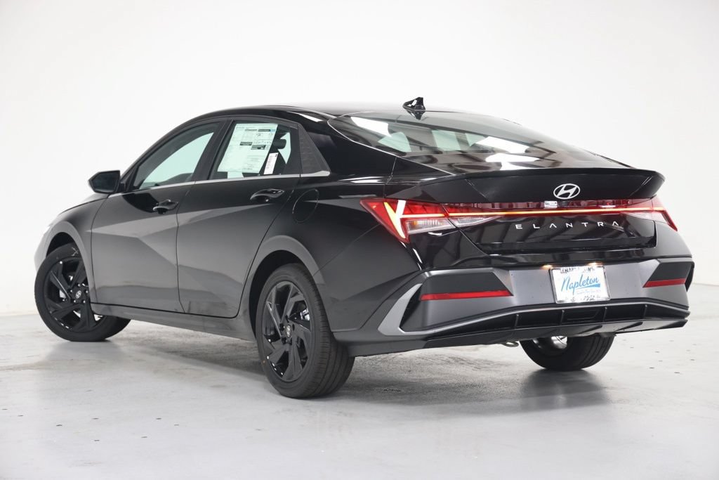 New 2026 Hyundai Elantra SEL Sport Premium FWD image 4