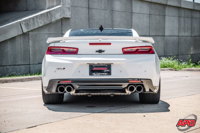 Used 2018 Chevrolet Camaro ZL1 RWD image 17