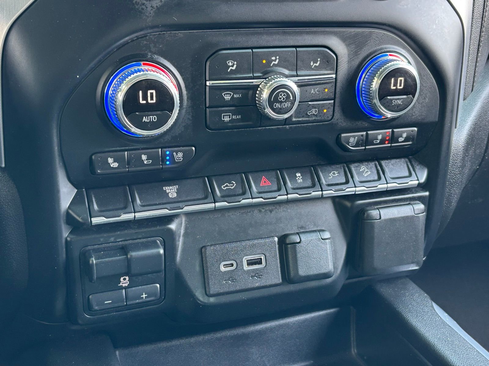 Used 2022 GMC Sierra 2500 SLT w/ SLT Convenience Package AWD/4WD image 9