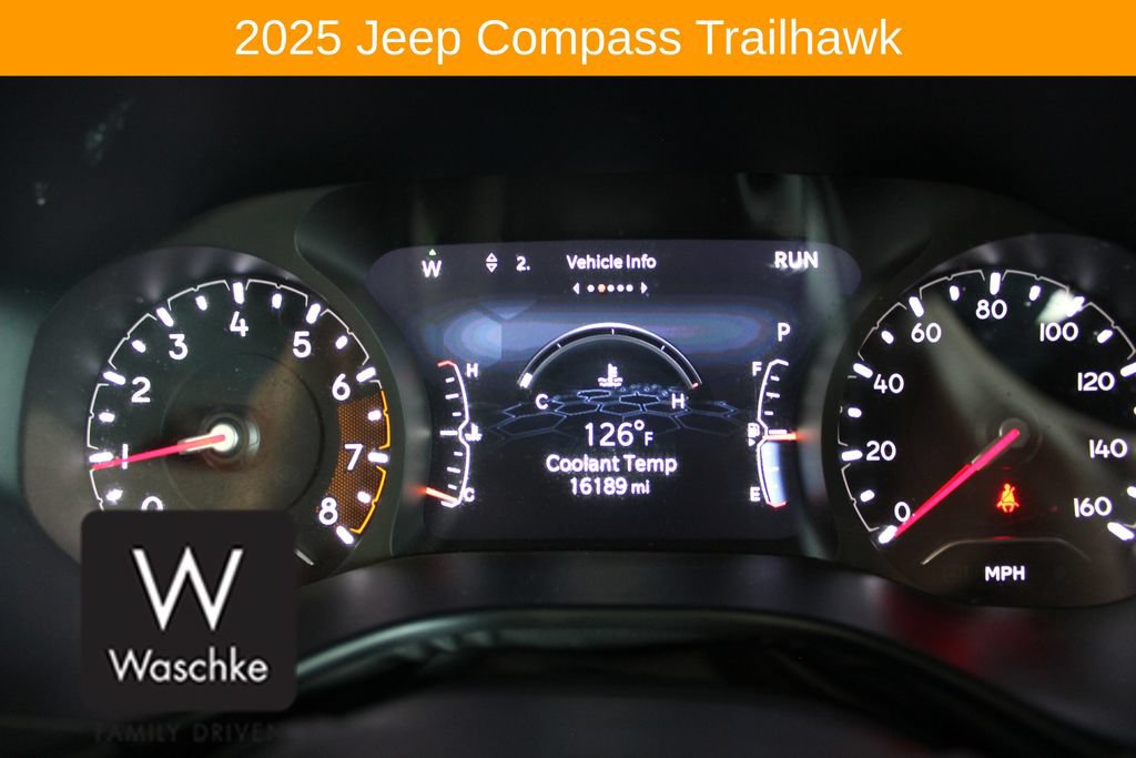 Used 2025 Jeep Compass Trailhawk w/ Trailhawk Convenience Group AWD/4WD image 36