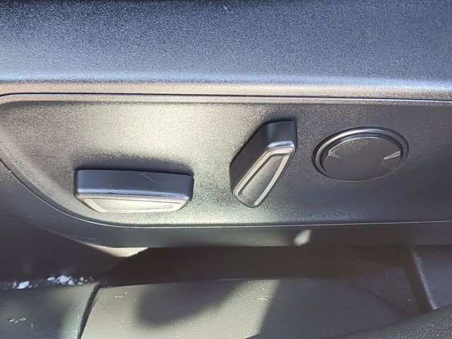 Used 2024 Ford Escape Platinum image 8