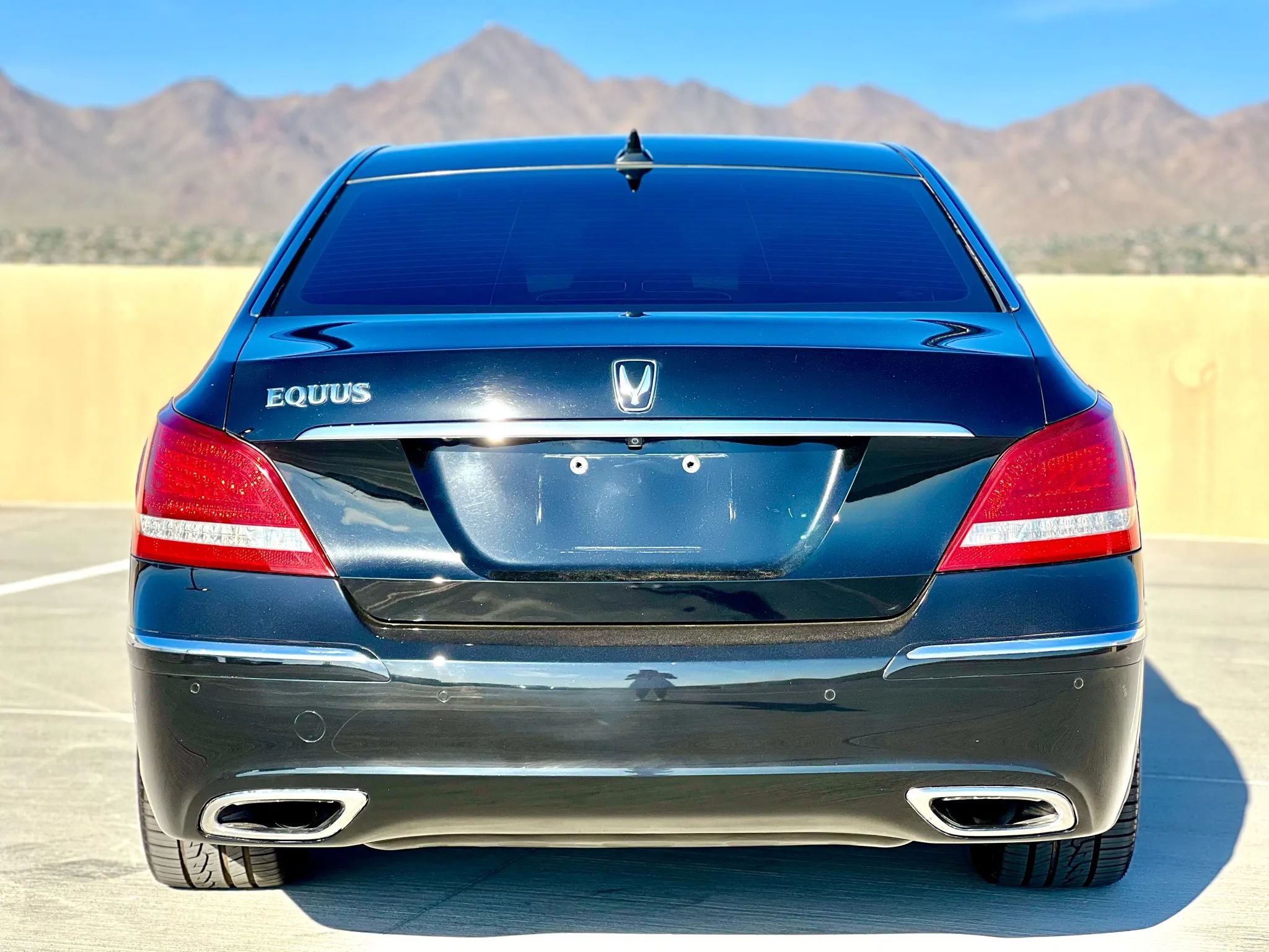 Used 2011 Hyundai Equus Signature RWD image 10