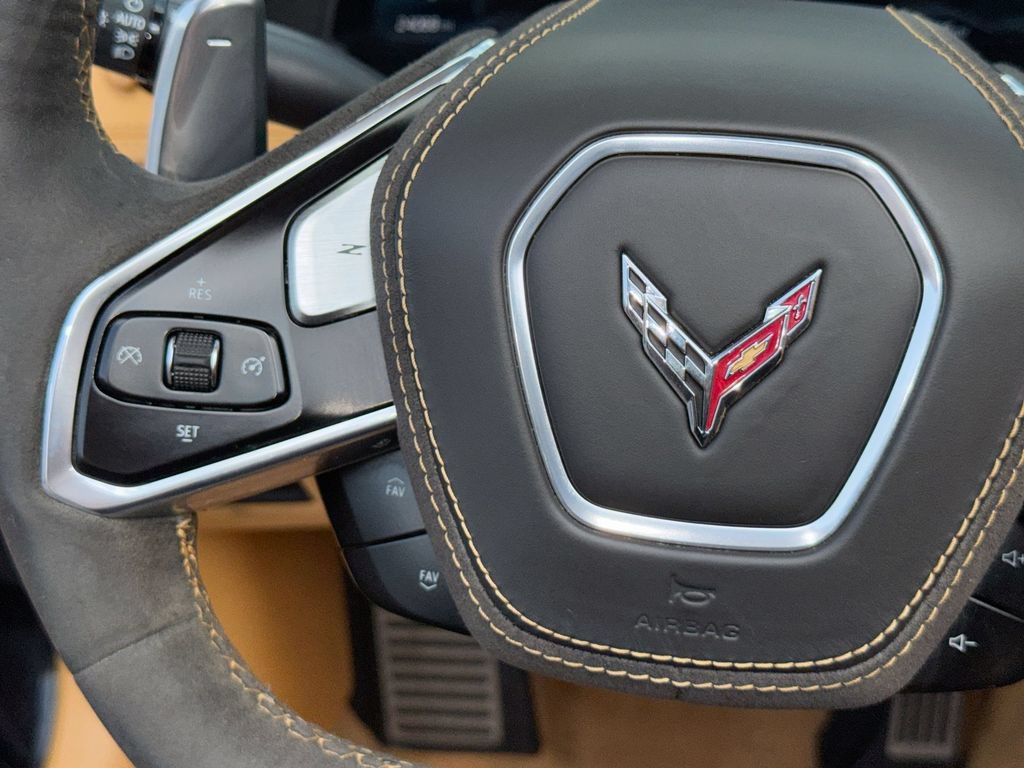 Used 2023 Chevrolet Corvette Stingray Premium Conv w/ Z51 Performance Package RWD image 17