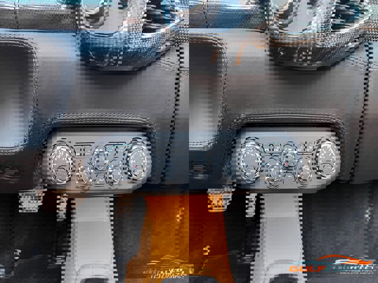 Used 2014 Ferrari 458 Spider image 16