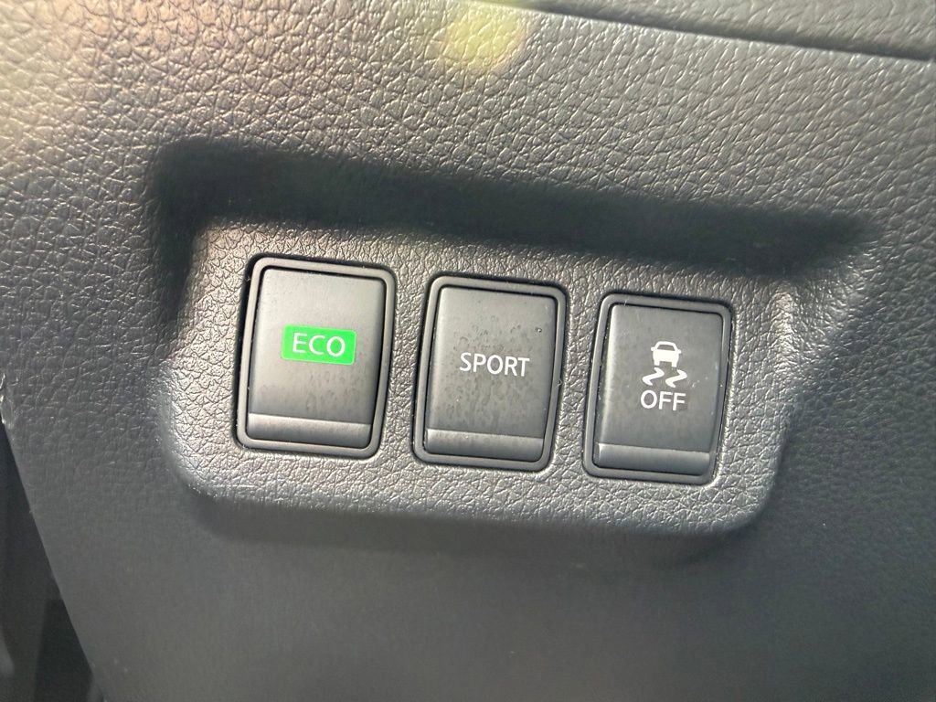 Used 2016 Nissan Sentra SR w/ Driver's Assist Package FWD image 18