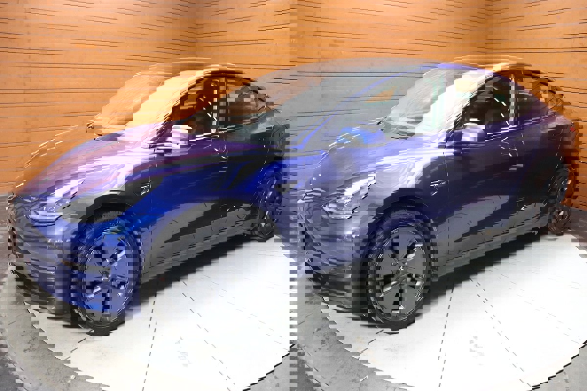 Used 2022 Tesla Model 3 Standard Range image 7