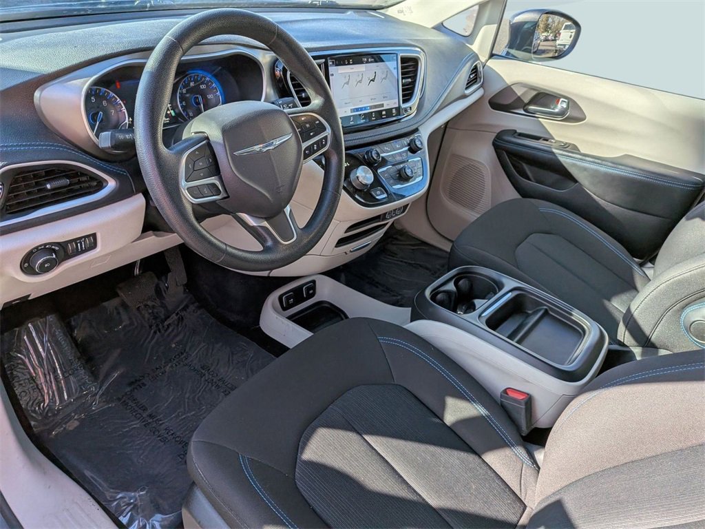 Used 2021 Chrysler Pacifica Touring image 23
