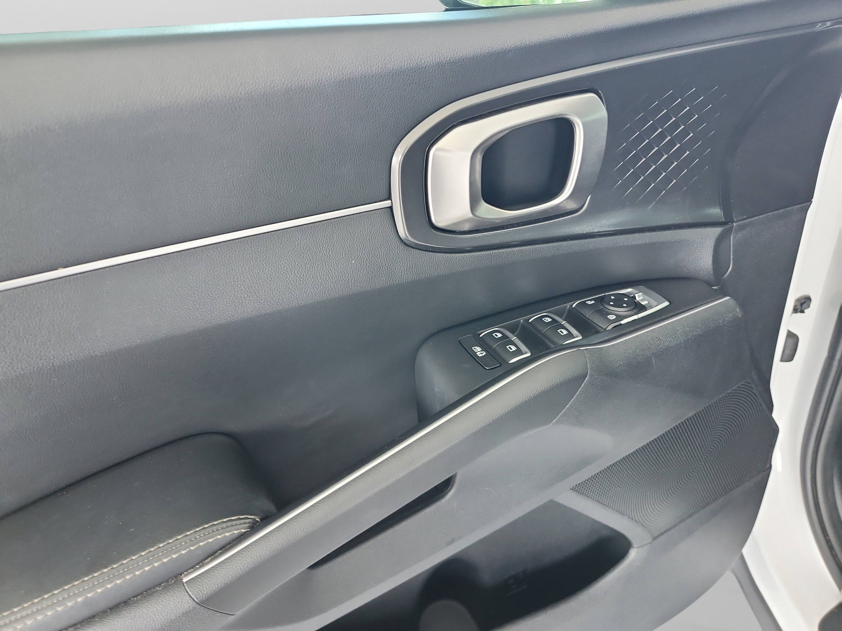 Used 2022 Kia Sorento S FWD image 17