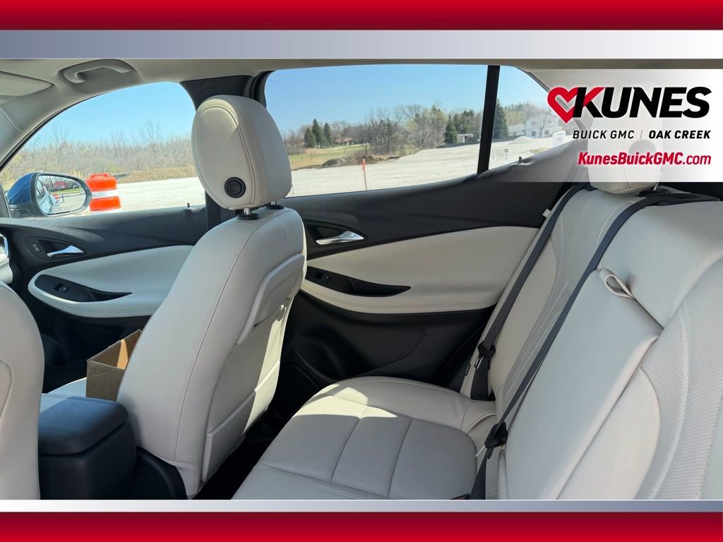 Used 2024 Buick Encore GX Avenir w/ Avenir Technology Package AWD/4WD image 5