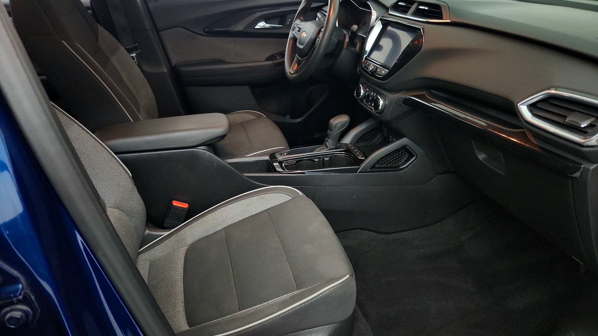 Used 2021 Chevrolet TrailBlazer LT w/ Convenience Package FWD image 27